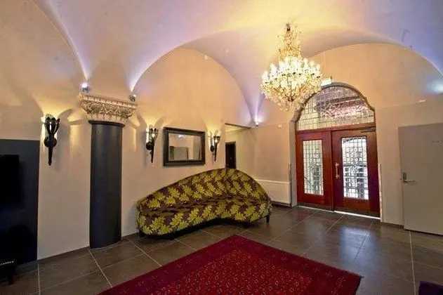 First Hotel Hendersons City