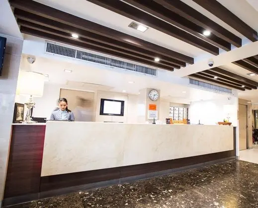 First House Hotel Bangkok - Lobi