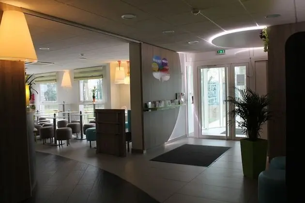First Inn Hotel Les Ulis - Lobi
