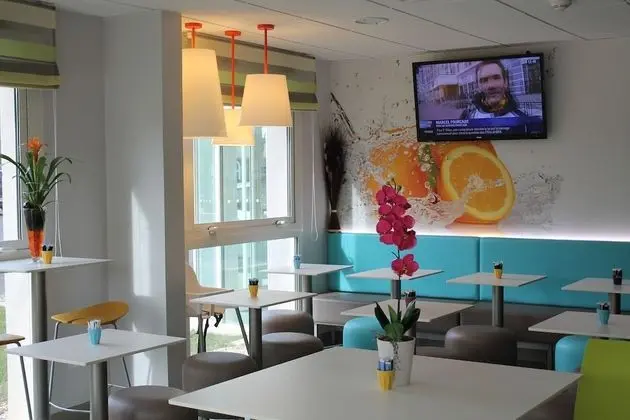 First Inn Hotel Les Ulis - Yerinde Yemek