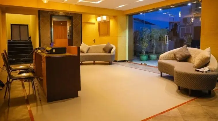 First Inn Hotels - Lobi