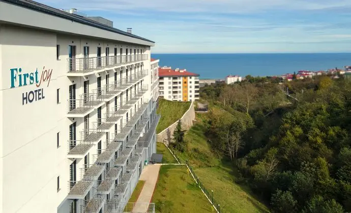 First Joy Hotel - Dış Mekan