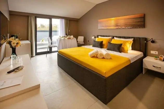 First Joy Hotel - Oda