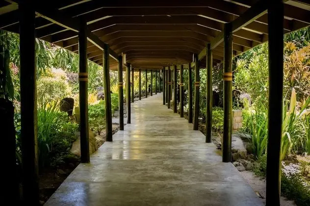 First Landing Beach Resort and Villas - Dış Mekan