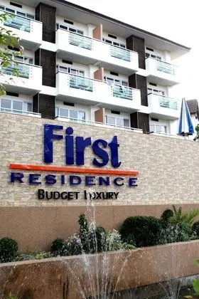 First Residence Hotel - Dış Mekan