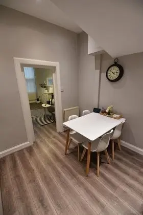First - Slateford House Apartment - Yerinde Yemek