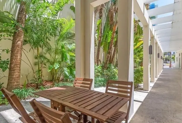 First Street Apartments - Yerinde Yemek