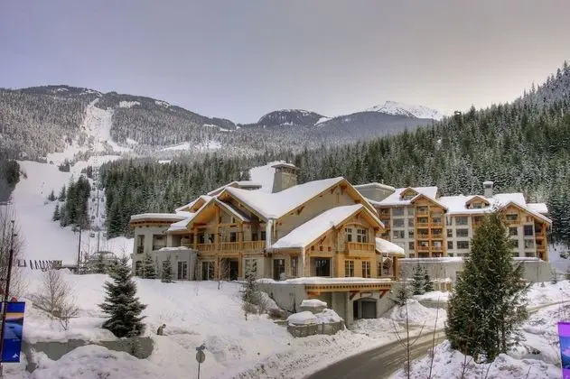 First Tracks Lodge - Dış Mekan