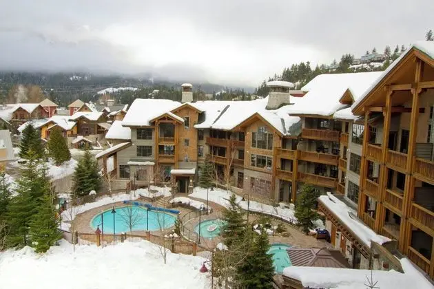 First Tracks Lodge - Dış Mekan