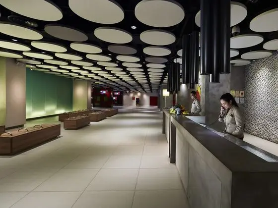 First World Hotel - Lobi