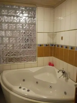 FirstHome GuestHouse - Havuz