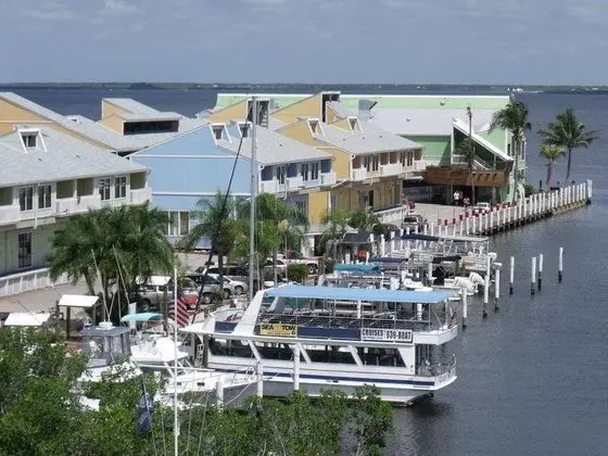 Fishermen`s Village Resort Club