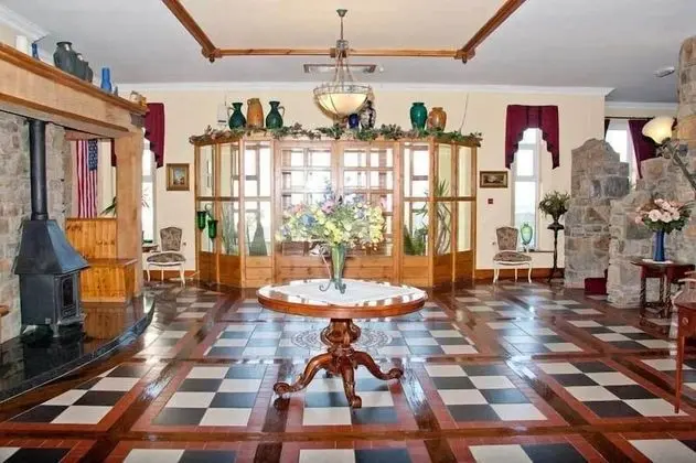 Fitzgerald's Hotel - Lobi