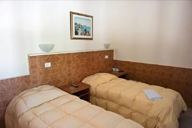 Hotel Fiumara - Oda