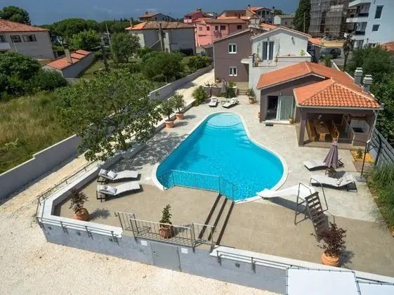 Five bedroom villa Emily with pool - Dış Mekan