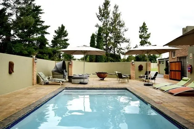 Five O'clock Zen Boutique Guest House - Havuz