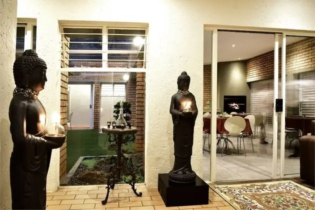 Five O'clock Zen Boutique Guest House - Lobi