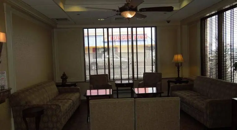 Five Towns Inn - JFK Airport
