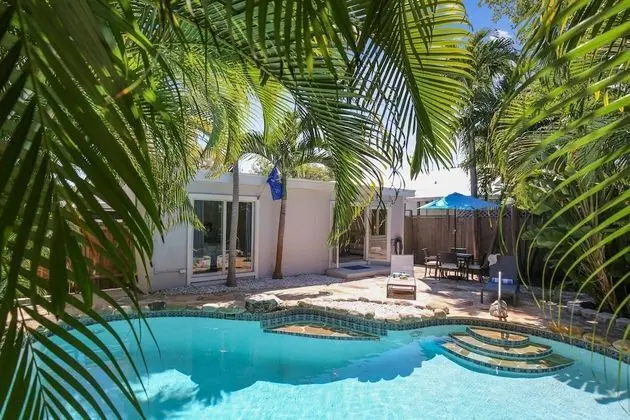 Flagler's Oasis by Avantstay Private Pool in Key West Month Long Stays Only