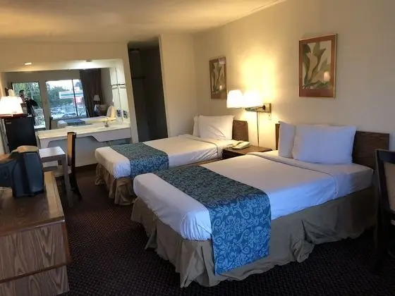 Flagship Inn