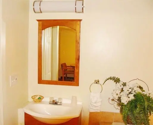 Flagship Inn & Suites