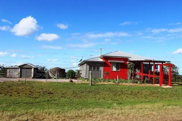 Flame Hill Vineyard - Oda
