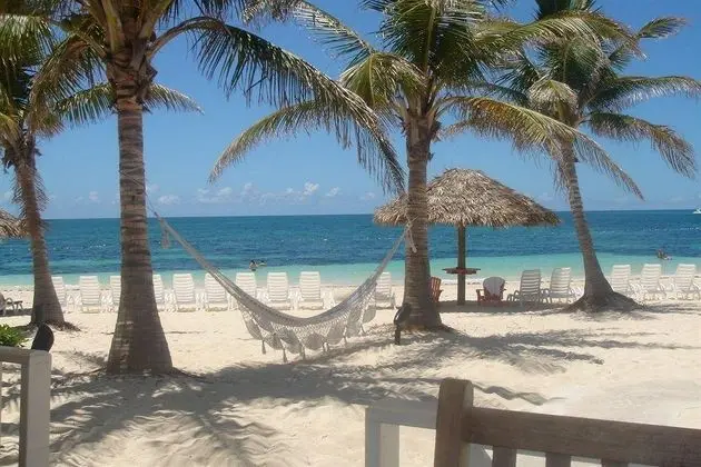 Flamingo Bay & Taino Beach Club