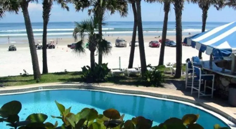 Flamingo Inn Beachfront - Daytona Beach