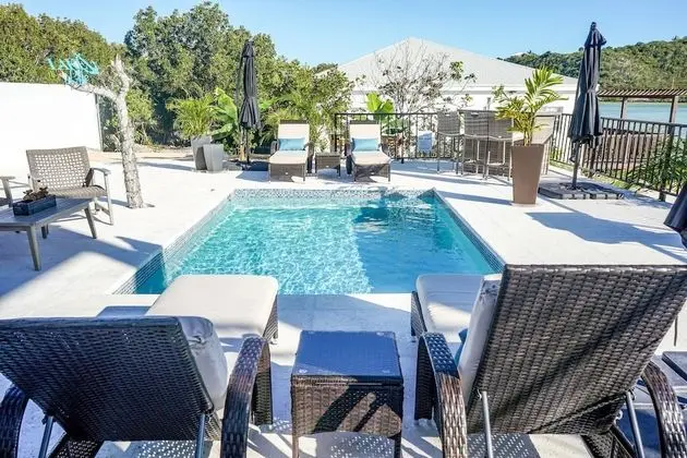 Flamingo Lake Villas | Turks and Caicos Islands - Havuz