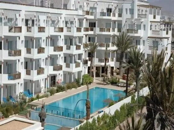 Flathotel - Havuz