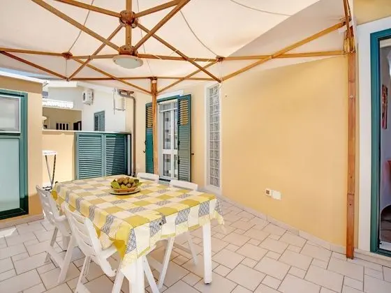 Flat Near the sea With air Conditioning and Patio