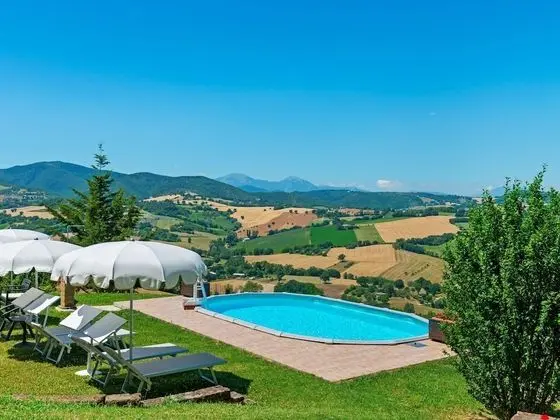 Flat With Swimming Pool, Garden, BBQ and Parking