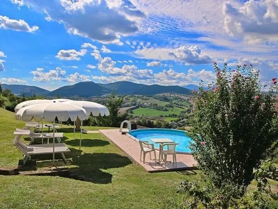 Flat With Swimming Pool, Garden, BBQ and Parking