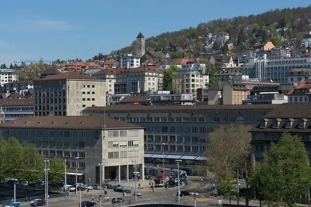 flat at Zurich MainStation