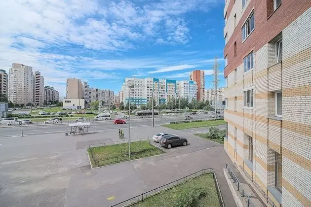 FlatHome24 metro Komendanskiy prospect