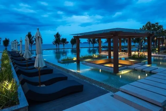 FLC Luxury Resort Quy Nhon - Havuz
