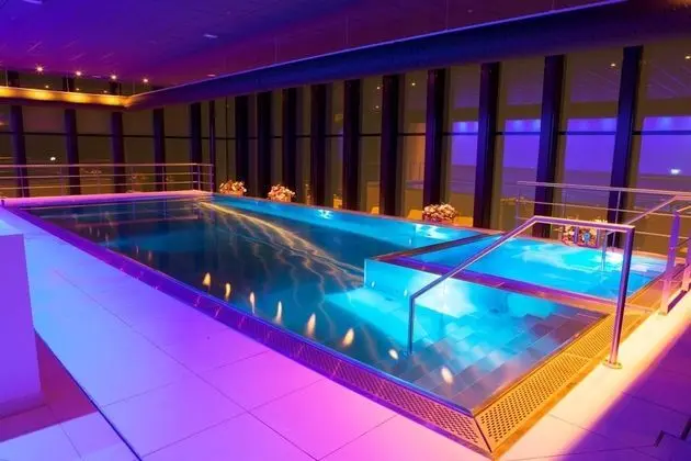 Fletcher Wellness - Hotel Leiden - Havuz