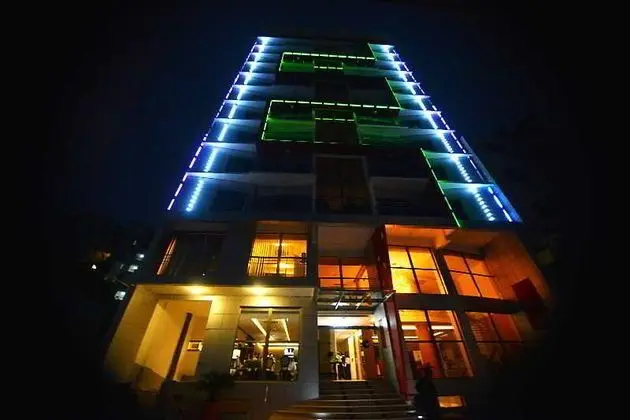 Fleur de Lys Plateau