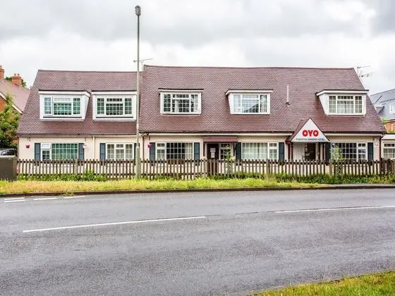 Flexistay Ambers Gatwick Aparthotel - Dış Mekan