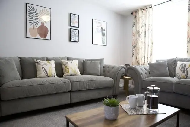 The Flintshire - North Wales - Sleeps Up To 9