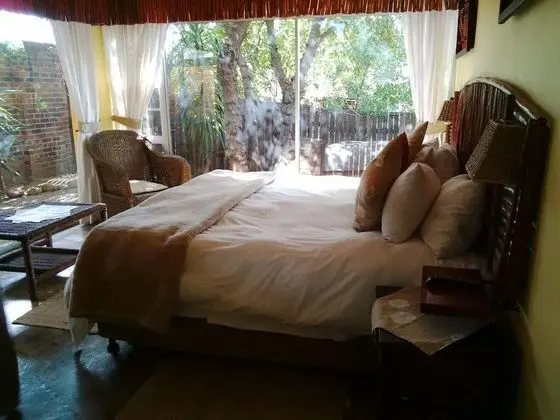 Flintstones Guest House Fourways - Oda