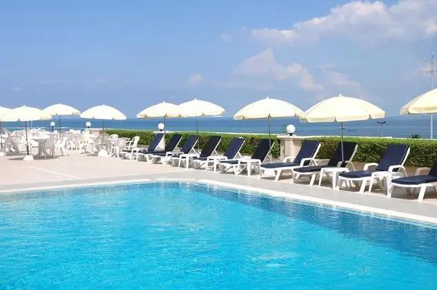 Flipper Lodge Hotel - Havuz
