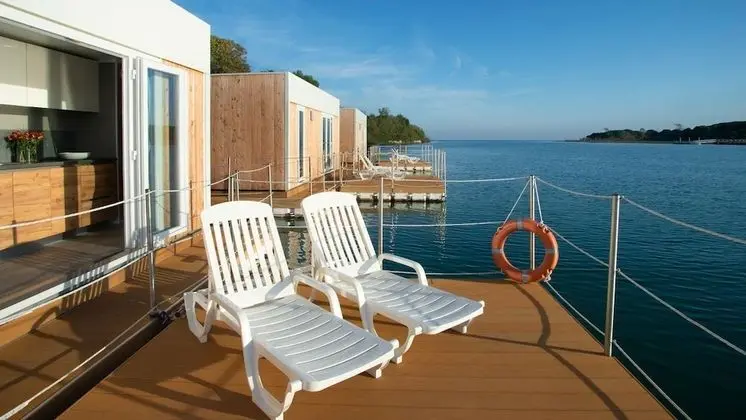 Floating Resort - Dış Mekan