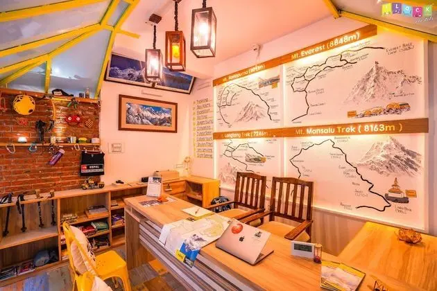 Flock Hostel Kathmandu - Lobi