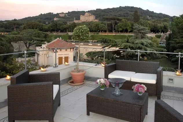 Hotel Flora - 1
