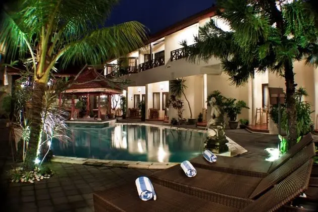 Hotel The Flora Kuta Bali - Havuz