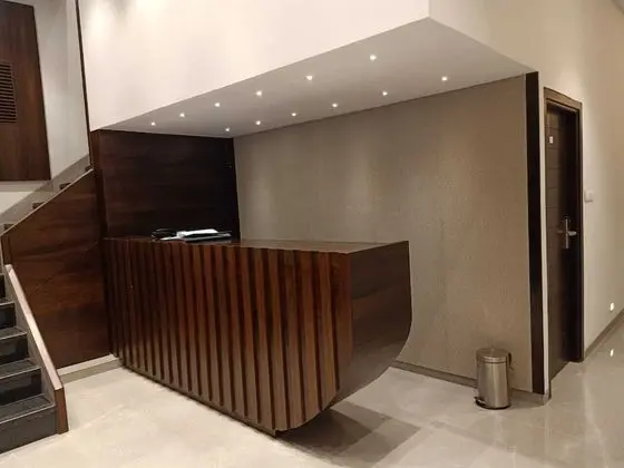 Hotel Flora Suites - Lobi
