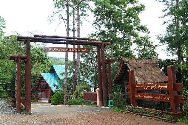 The Floral Breeze Hotel Mt.Victoria - Lobi