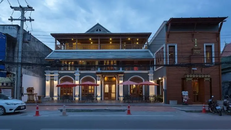 Floral Hotel Thapae Gate Chiangmai - Dış Mekan