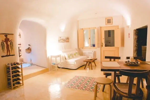 Flora's House - Öne Çıkan Resim